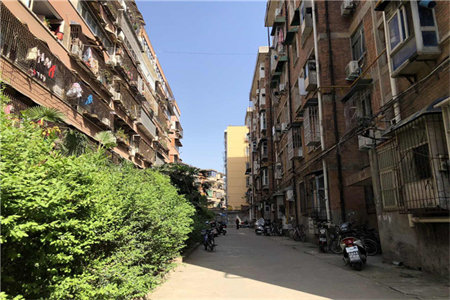 急售！十三小、七中旁、步梯中层两房、户型好、证齐随时看房